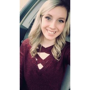 Meet your Posher, Halie